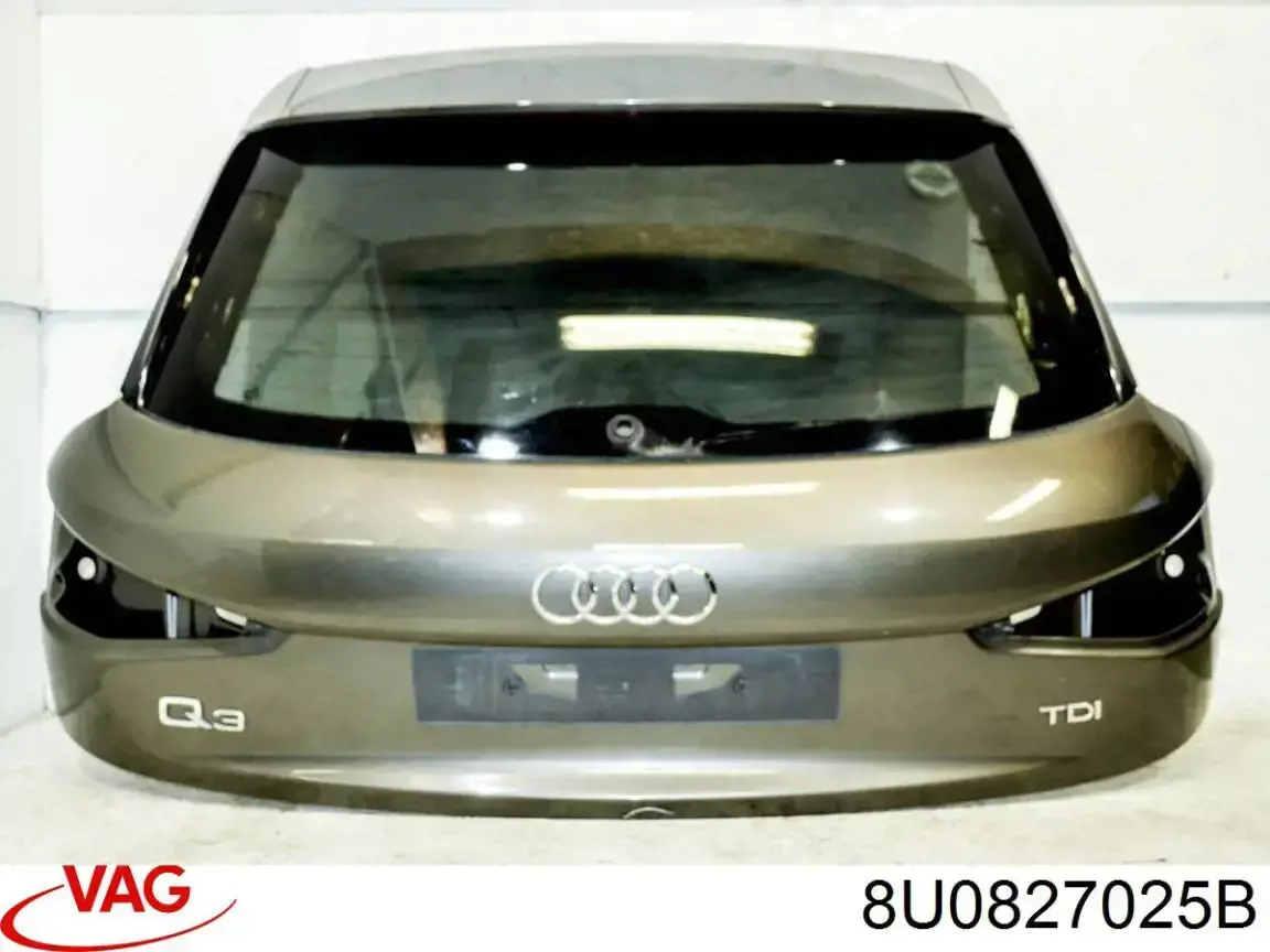 8U0827025B VAG Porta traseira (3ª/5ª porta-malas (tampa de alcapão)