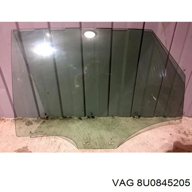 8U0845205 VAG Vidro da porta traseira esquerda