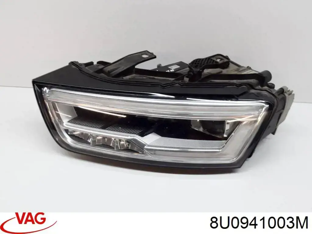 Luz esquerda VAG 8U0941003F preço, a partir de 279,41 USD