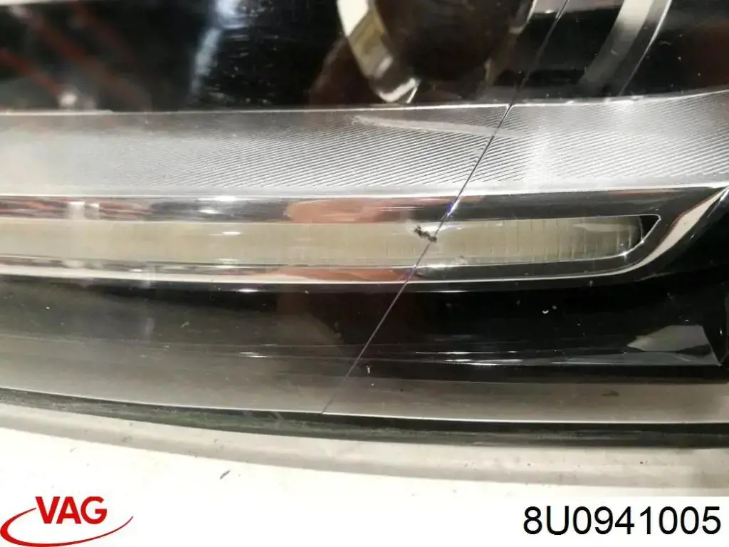 Luz esquerda VAG 8U0941005 preço, a partir de 719,73 USD