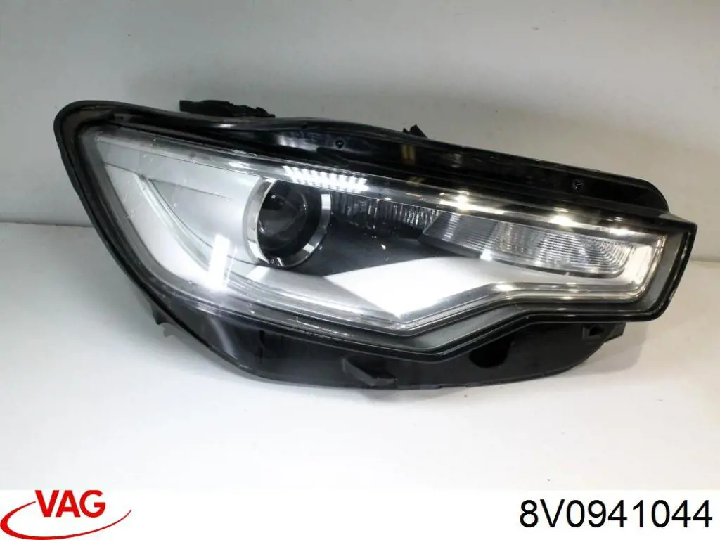 Luz direita VAG 8V0941044 preço, a partir de 502,01 USD