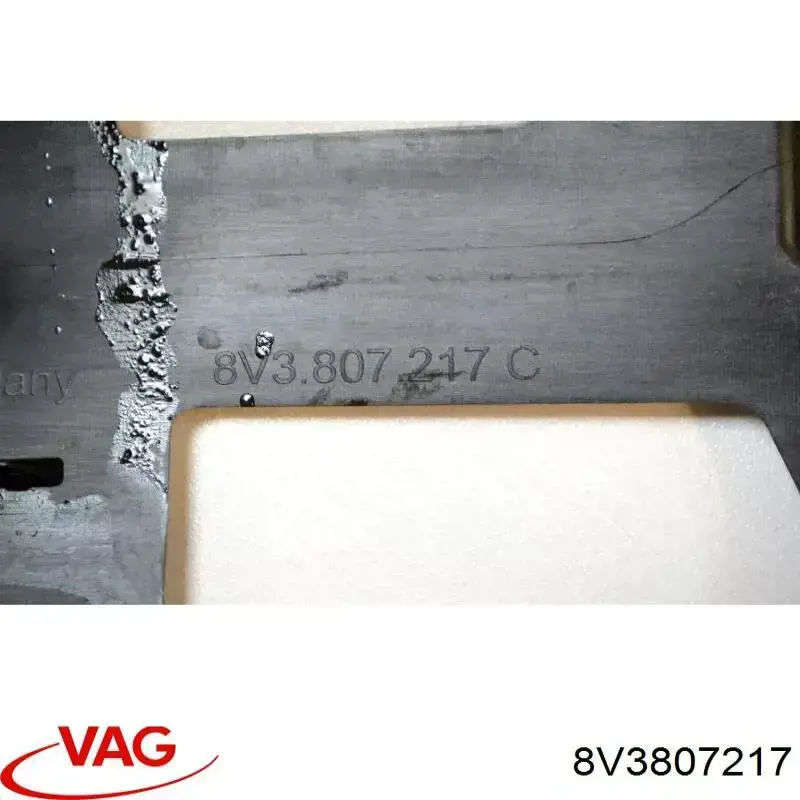 8V3807217 VAG Placa sobreposta do pára-choque dianteiro
