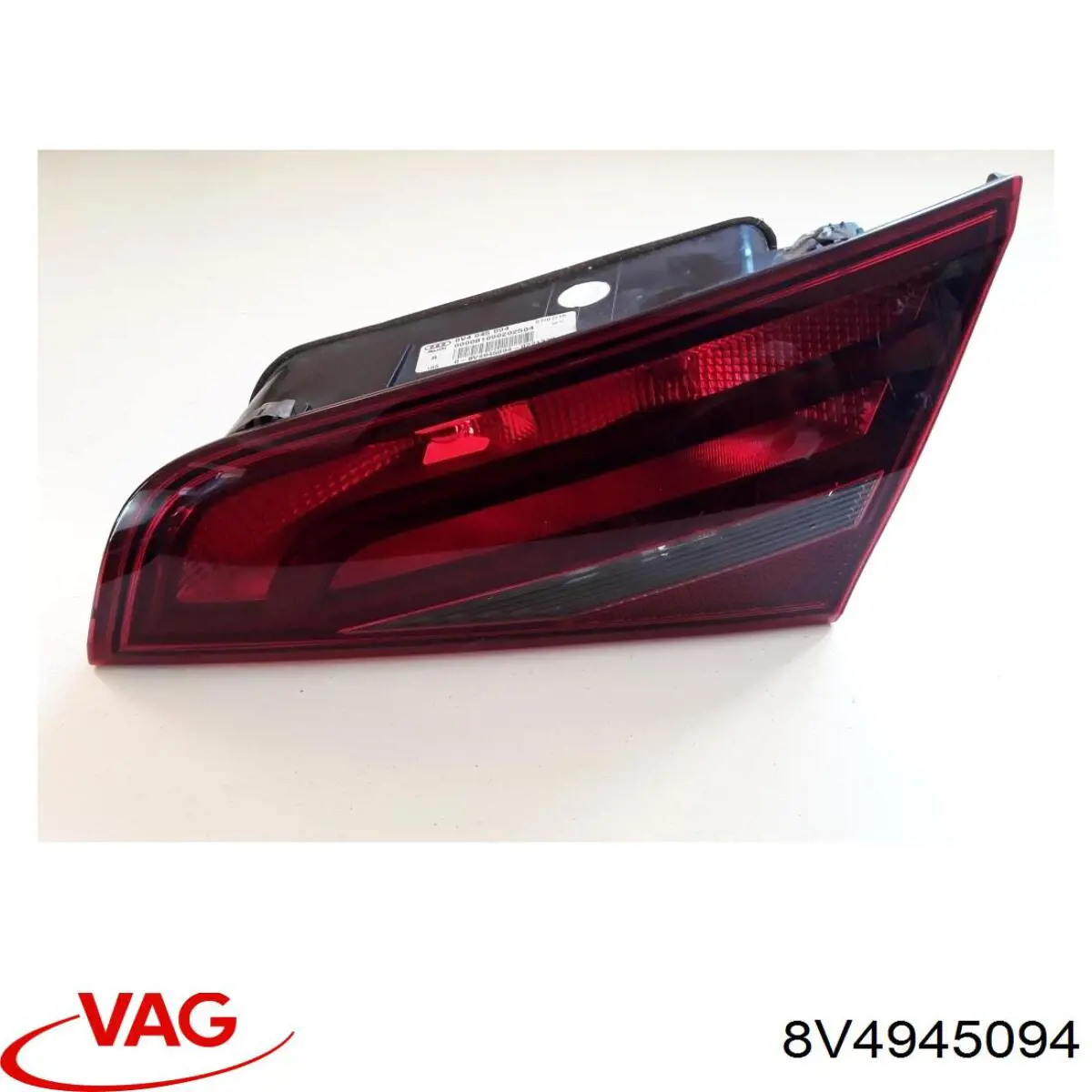 8V4945094 VAG Lanterna traseira direita interna