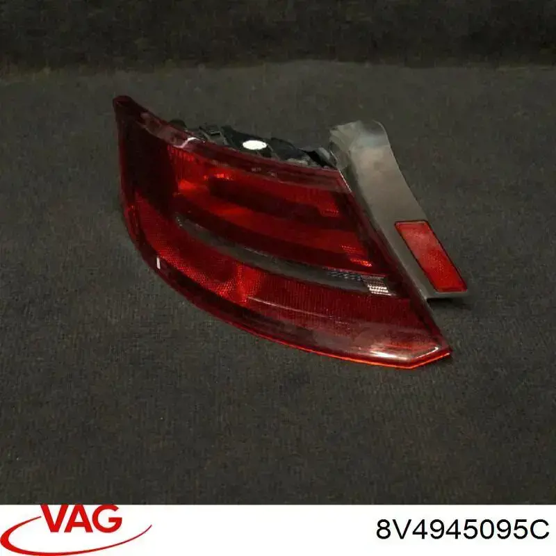 Lanterna traseira esquerda externa VAG 8V4945095C preço, a partir de 144,97 USD