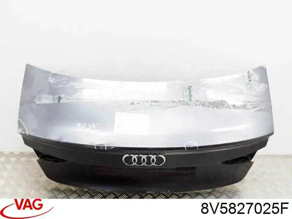 Compre 8V5827025F VAG Tampa de porta-malas