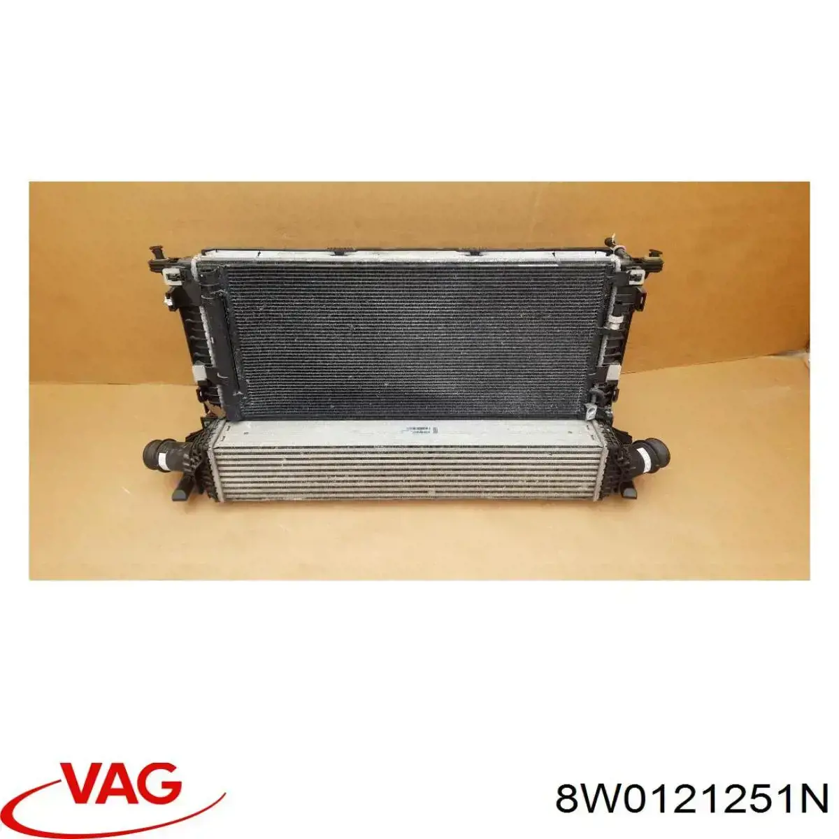 Radiador de esfriamento de motor VAG 8W0121251N preço, a partir de 217,18 USD