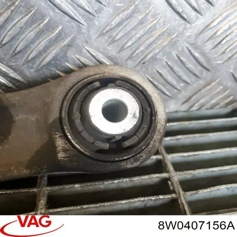 Braço oscilante inferior direito de suspensão dianteira VAG 8W0407156A preço, a partir de 83,85 USD