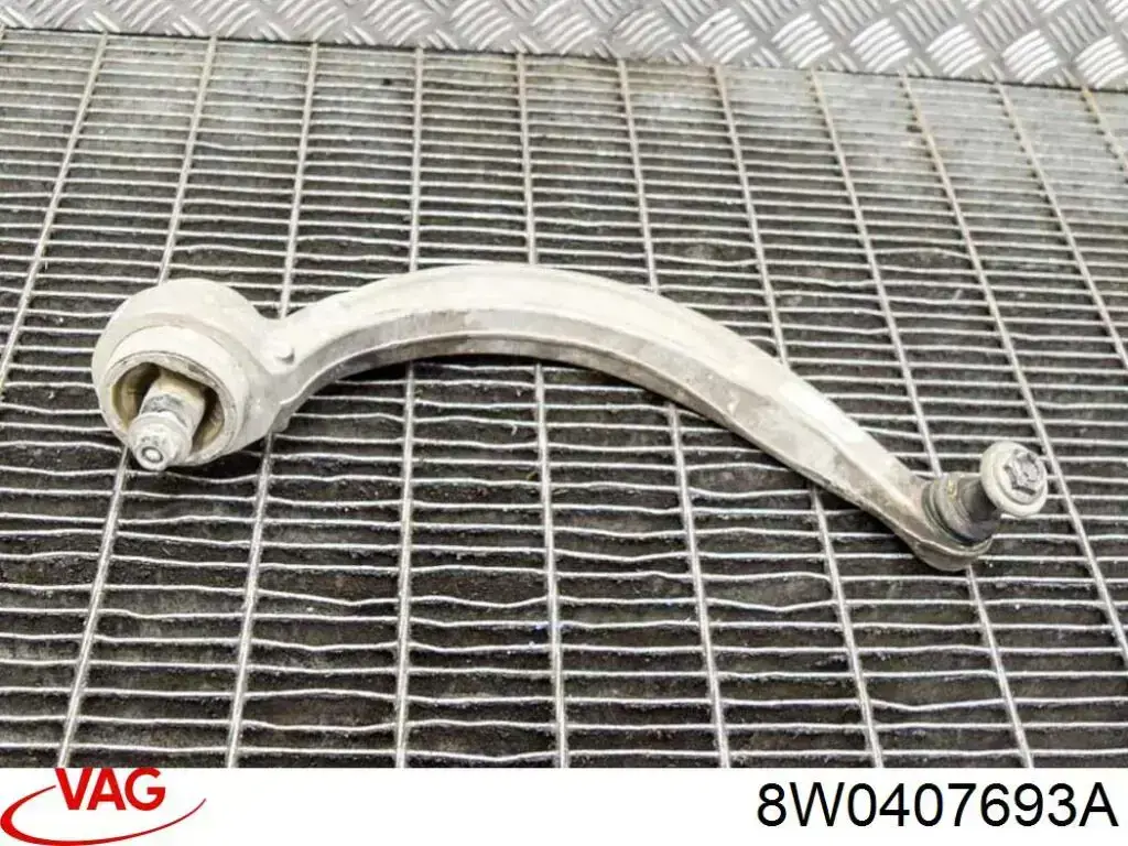 8W0407693A VAG Braço oscilante inferior esquerdo de suspensão dianteira