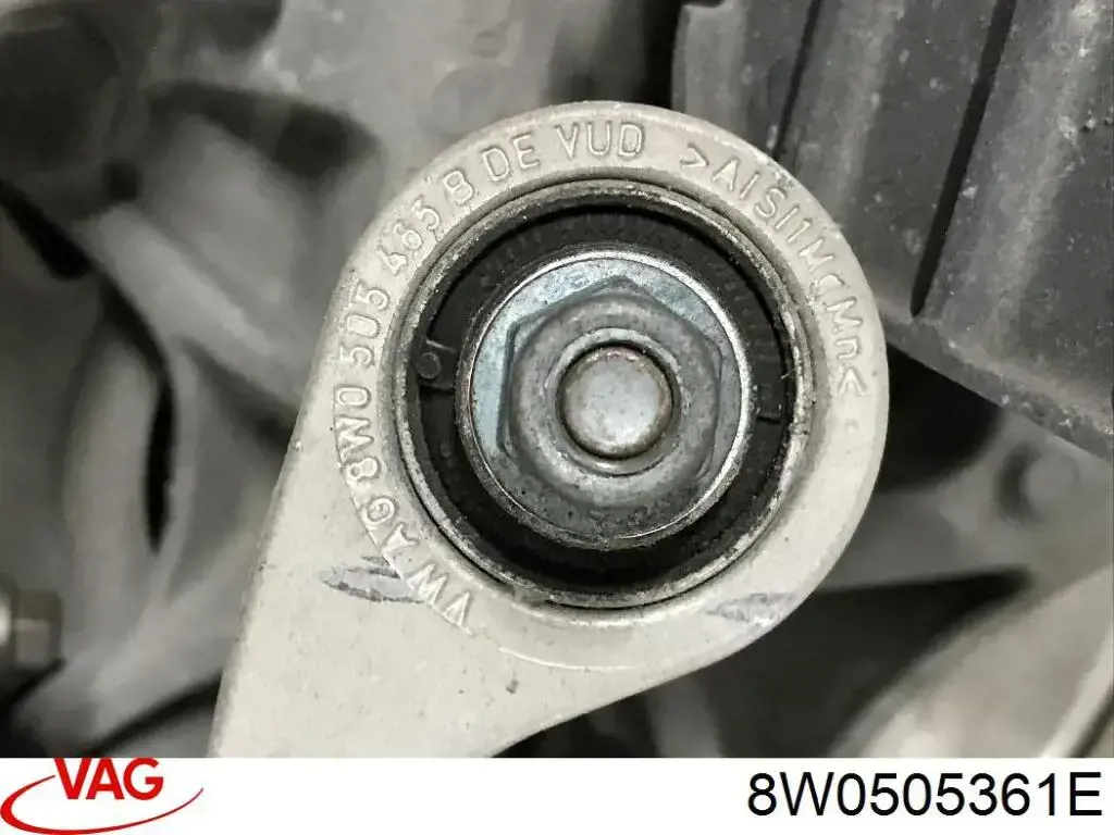 Braço oscilante inferior esquerdo de suspensão traseira VAG 8W0505361E