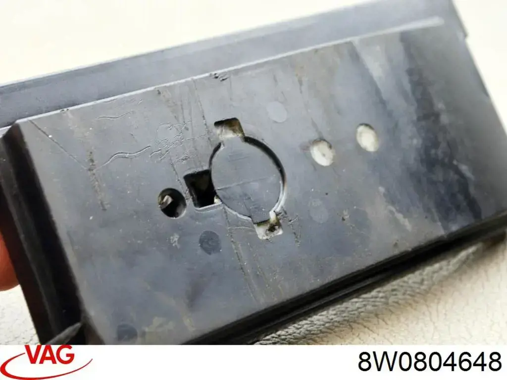 Compre 8W0804648 VAG Proteção de motor, de panela (da seção de motor)