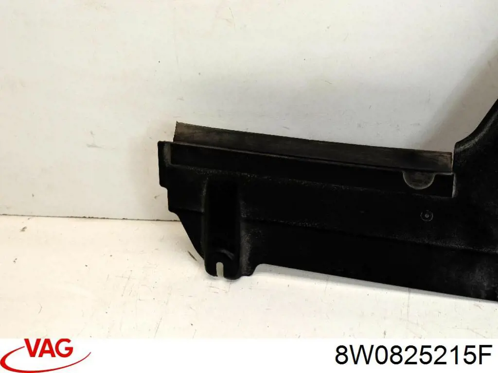 Compre 8W0825215F VAG Proteção de fundo traseira esquerda