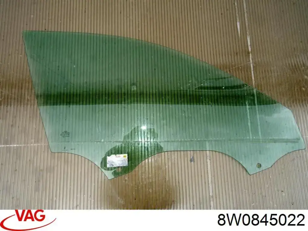 Compre 8W0845022 VAG Vidro da porta dianteira direita