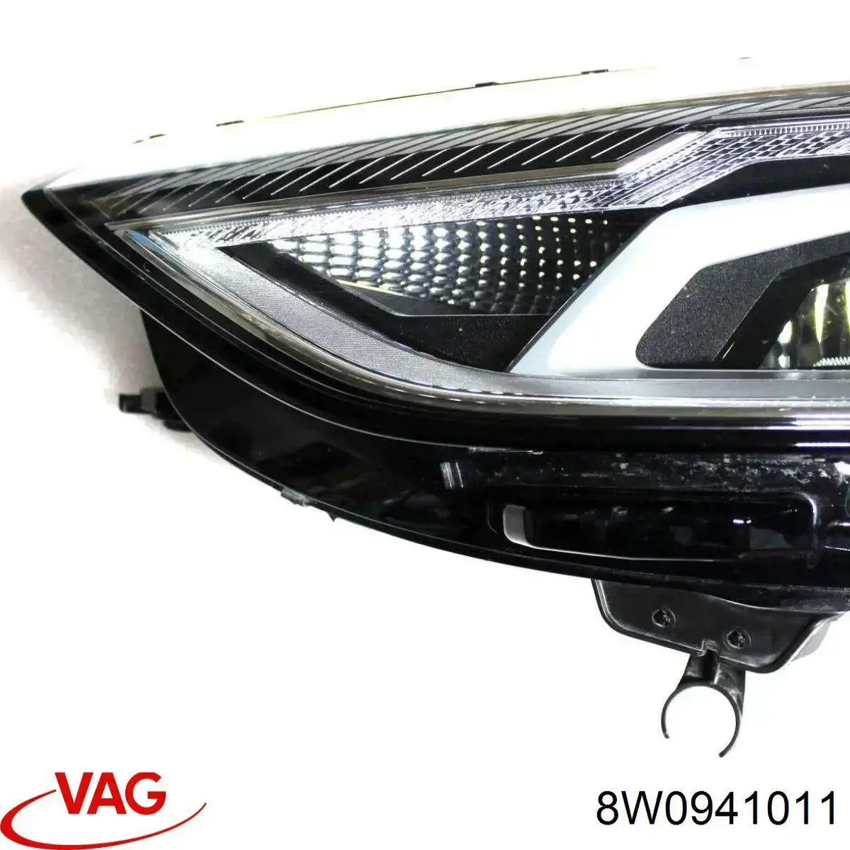 Luz esquerda VAG 8W0941011 preço, a partir de 686,35 USD