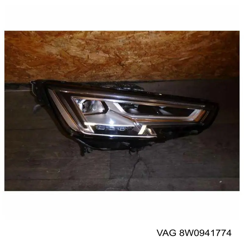 Compre 8W0941774 VAG Luz direita