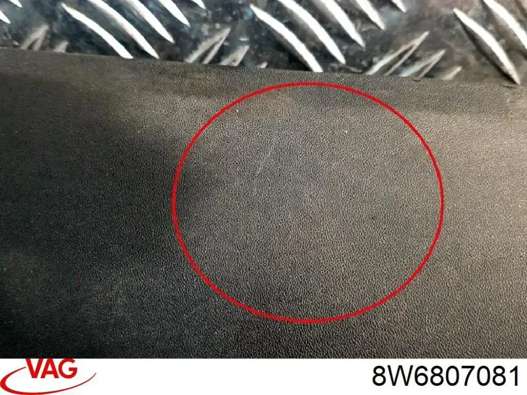 Compre 8W6807081 VAG Placa sobreposta superior do painel dianteiro (de suporte do radiador)