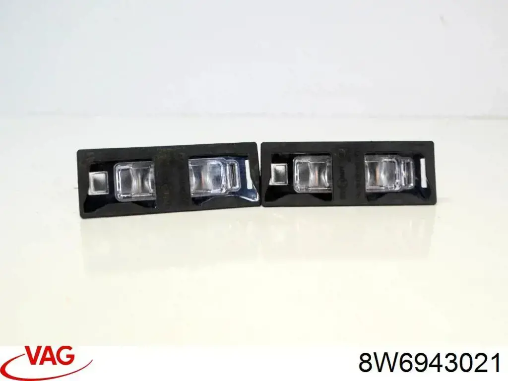 Lanterna da luz de fundo de matrícula traseira VAG 8W6943021 preço, a partir de 31,13 USD