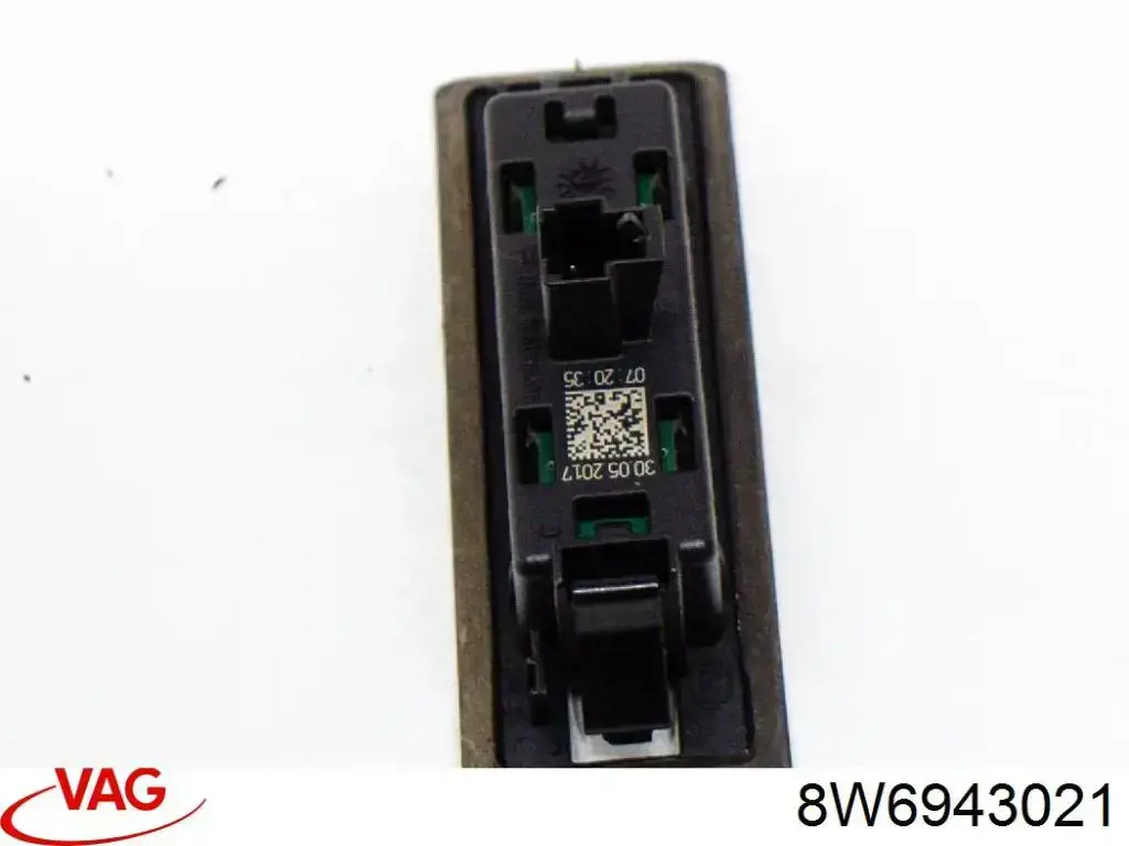 Compre 8W6943021 VAG Lanterna da luz de fundo de matrícula traseira