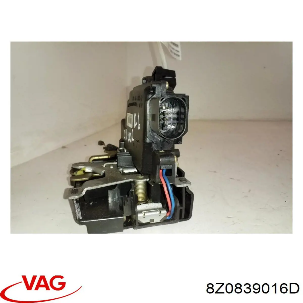 Fecho da porta traseira direita Vika 88391809201 preço, a partir de 62,90 USD