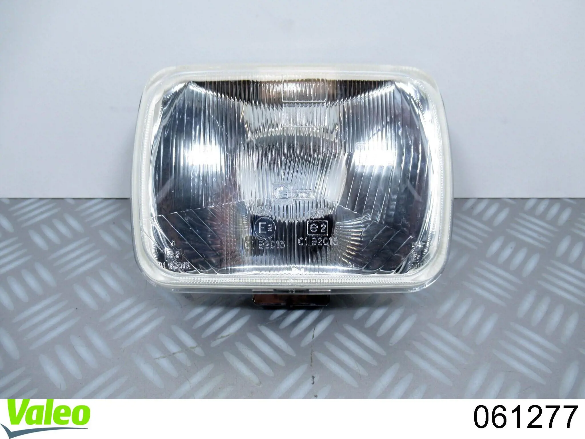 Lâmpada-luz esquerda/direita 061277 VALEO