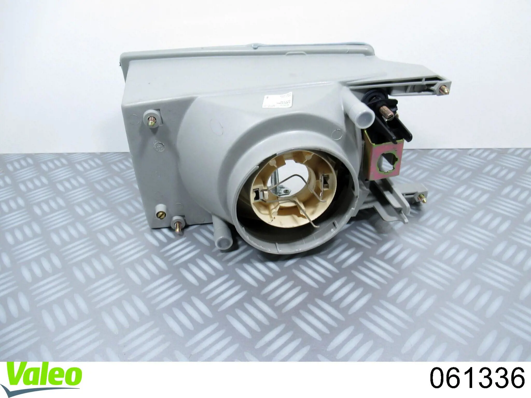 7701029901 Renault (RVI) Luz direita
