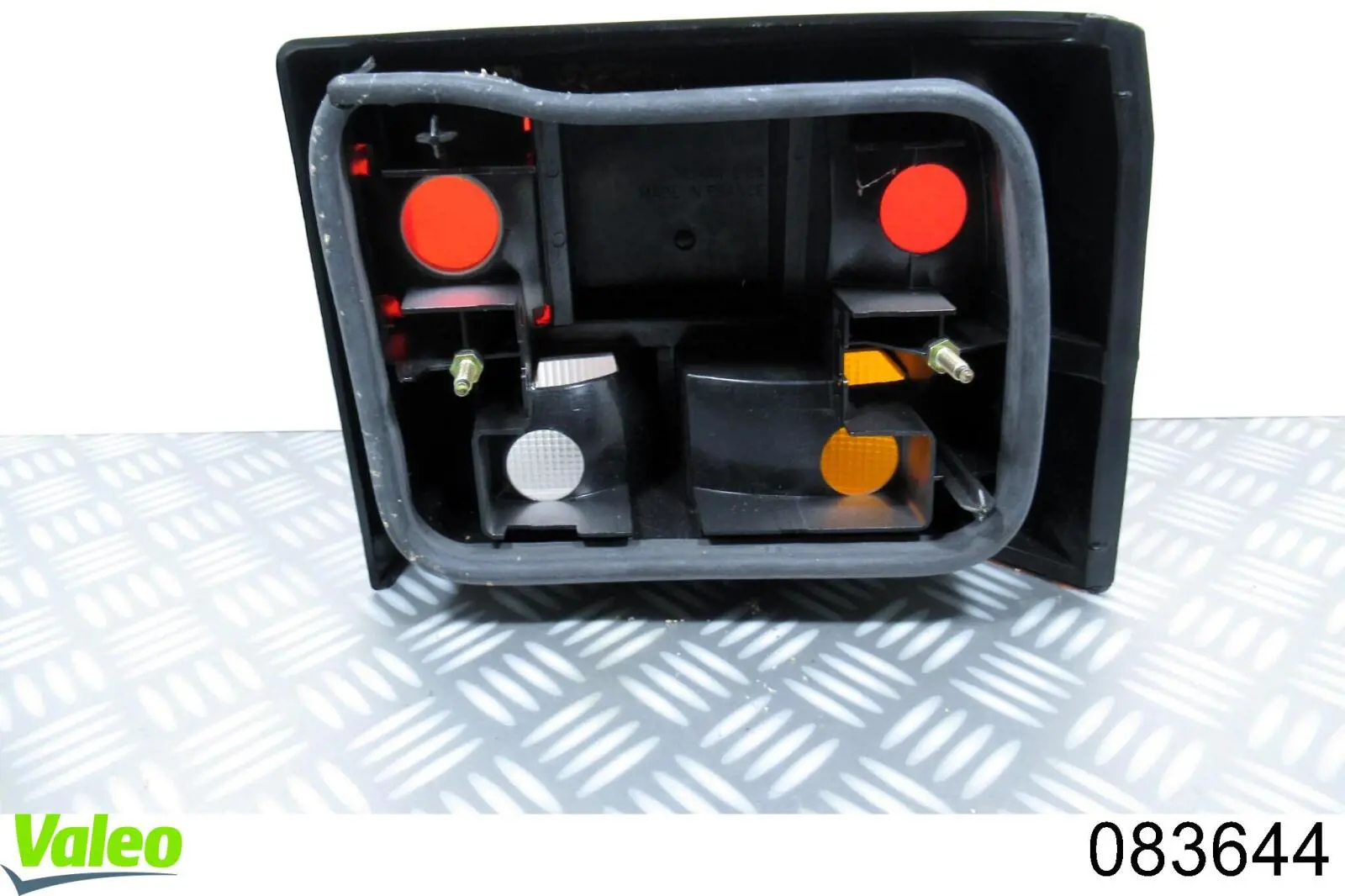 Compre 083644 VALEO Vidro da luz traseira esquerda