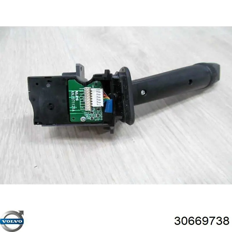 Comutador esquerdo instalado na coluna da direção Volvo 30798587 preço, a partir de 43,52 USD