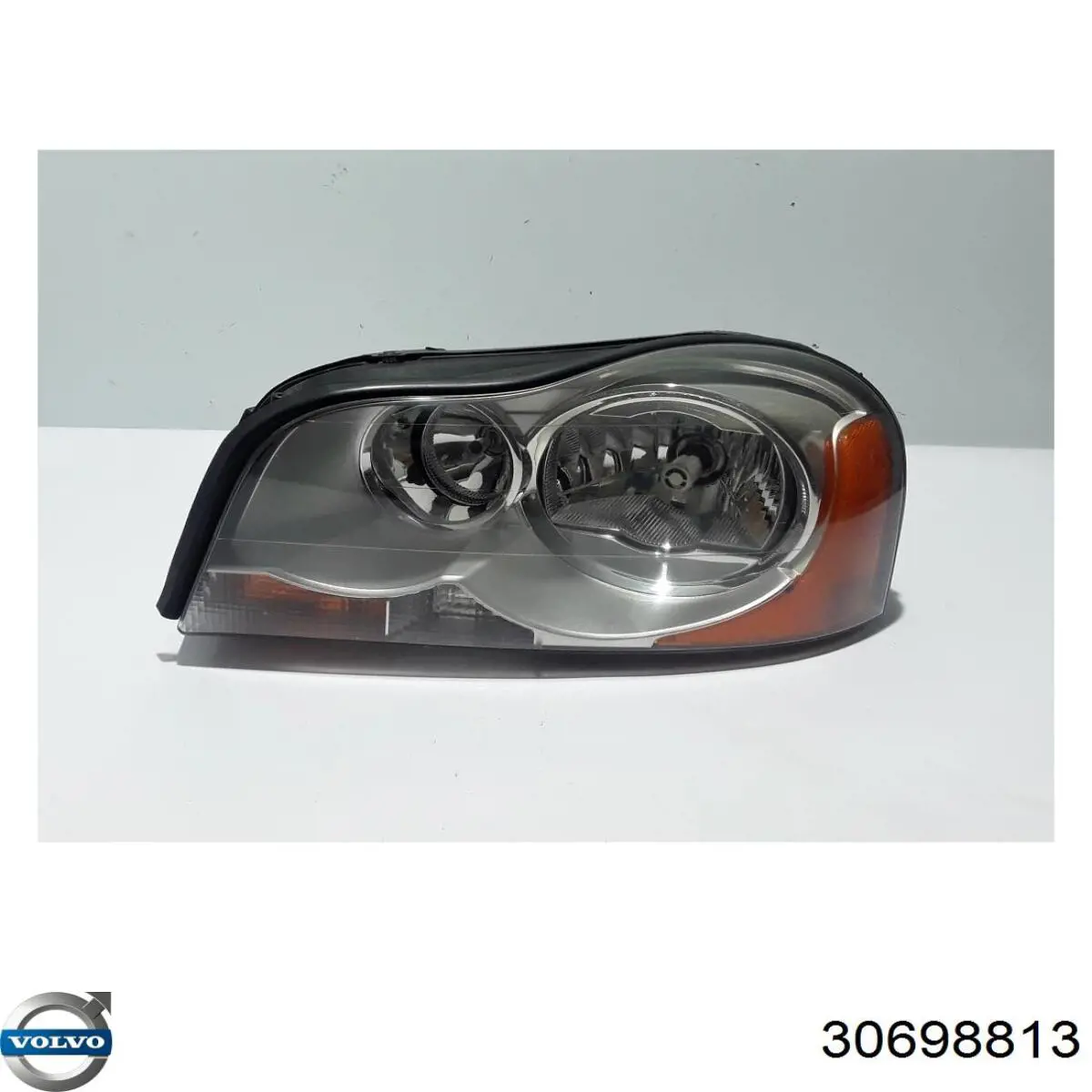 Luz esquerda 30678186 Volvo