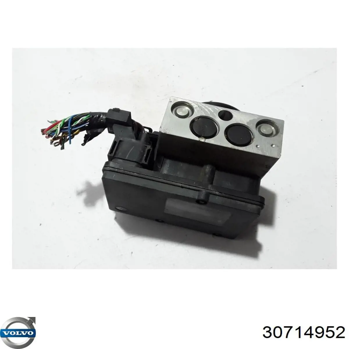 30714952 Volvo 