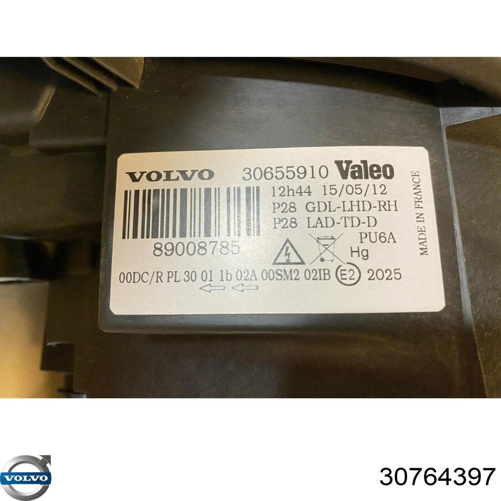 Luz esquerda 30764397 Volvo