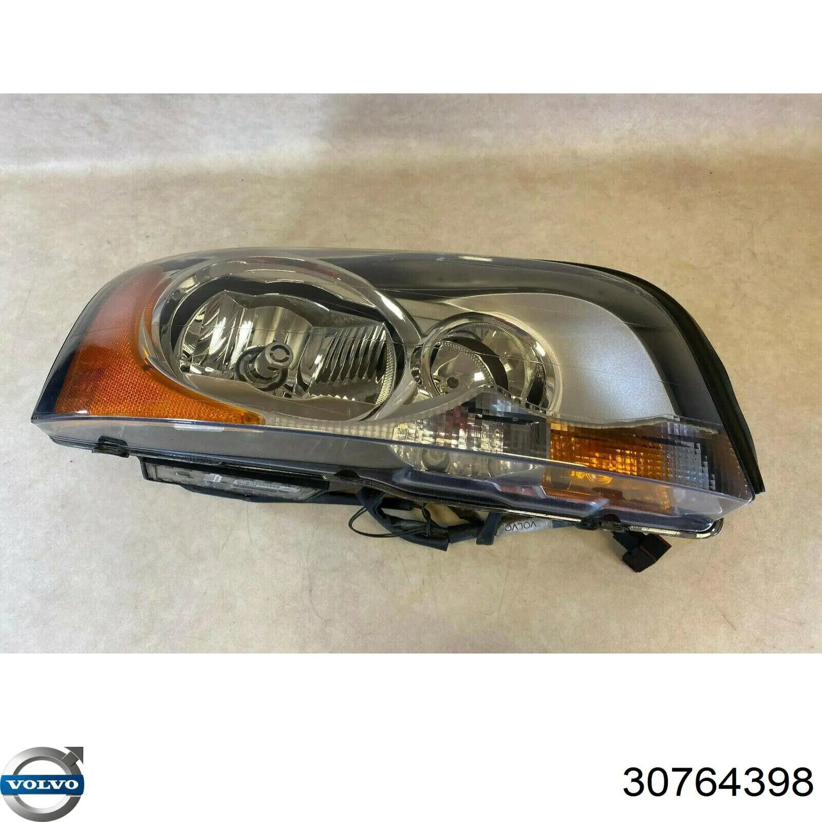 30764398 Volvo Luz direita