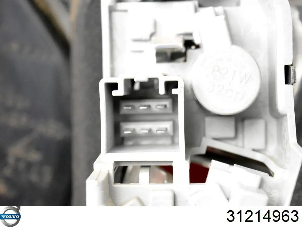31214963 Volvo Lanterna traseira esquerda