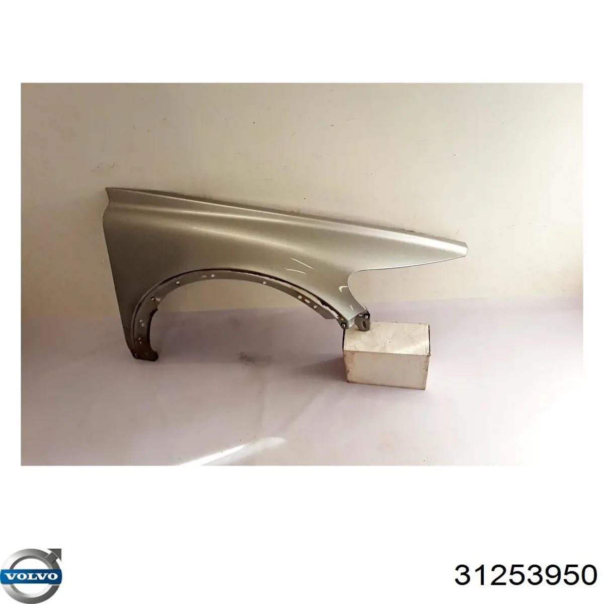 Compre 31253950 Volvo Pára-lama dianteiro direito