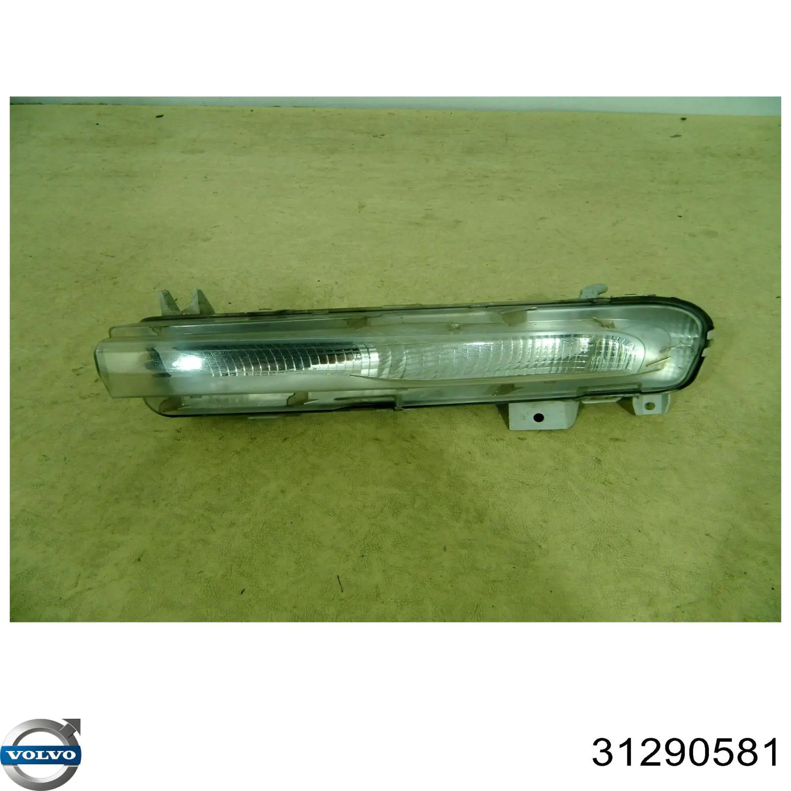 31290581 Volvo Luzes máximas direitas