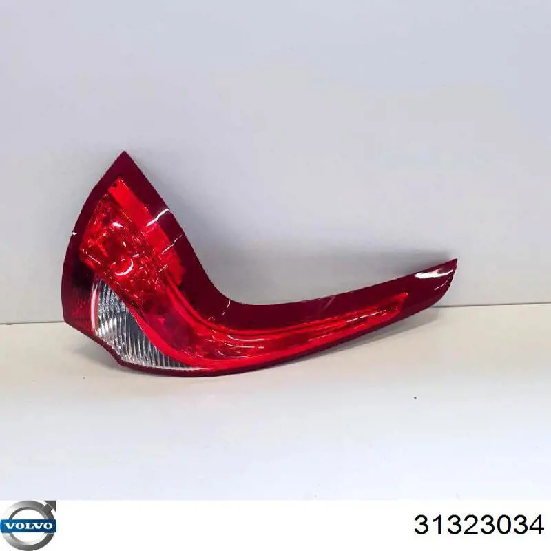 31323034 Volvo Lanterna traseira esquerda