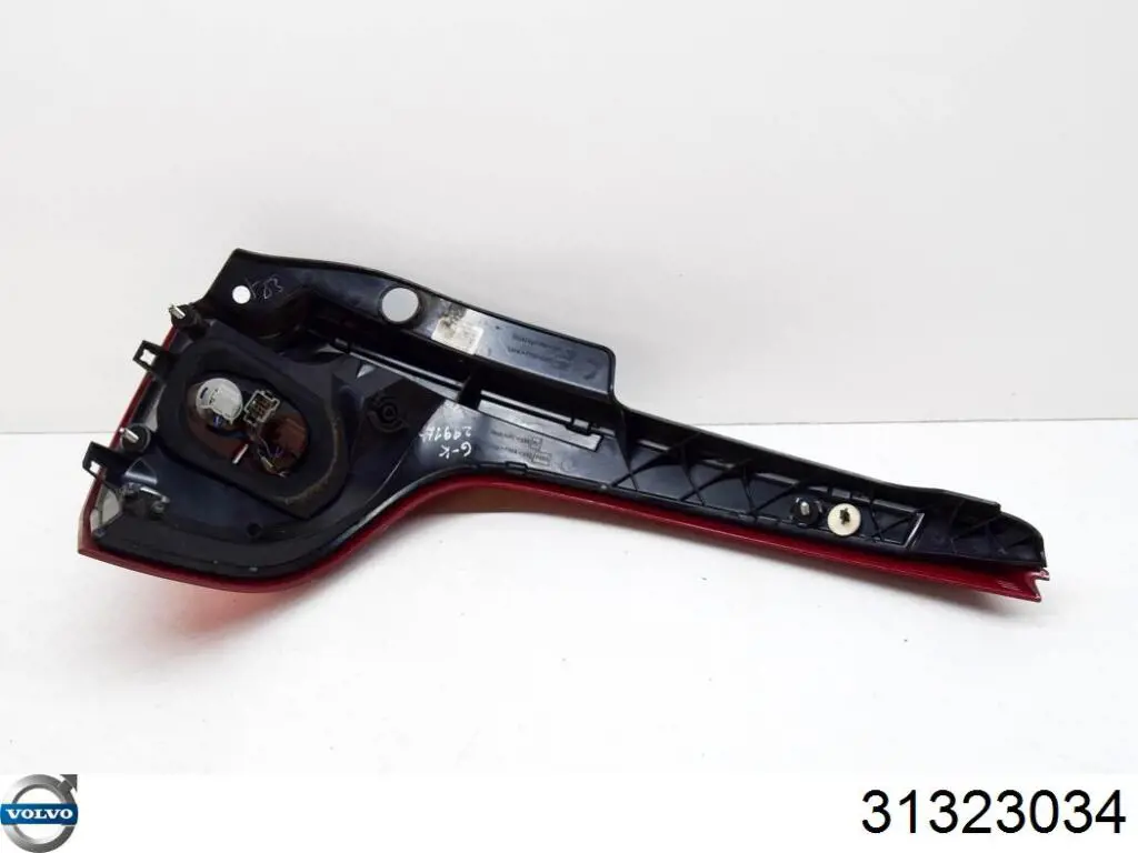 Lanterna traseira esquerda Volvo 31323034 preço, a partir de 221,83 USD