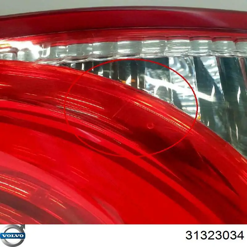 Lanterna traseira esquerda 31323034 Volvo