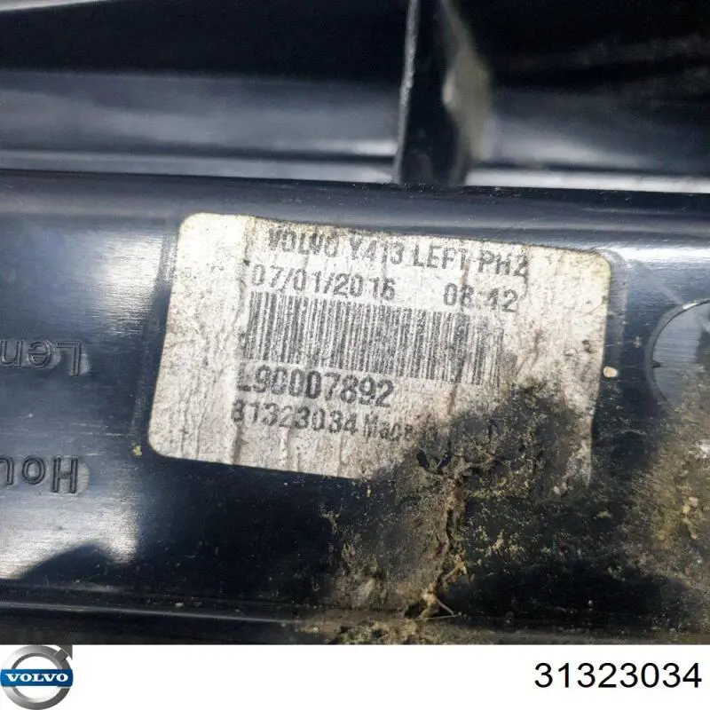 31323034 Volvo Lanterna traseira esquerda
