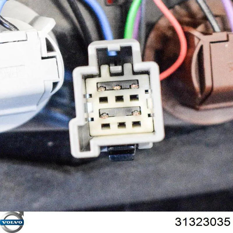 Compre 31323035 Volvo Lanterna traseira direita