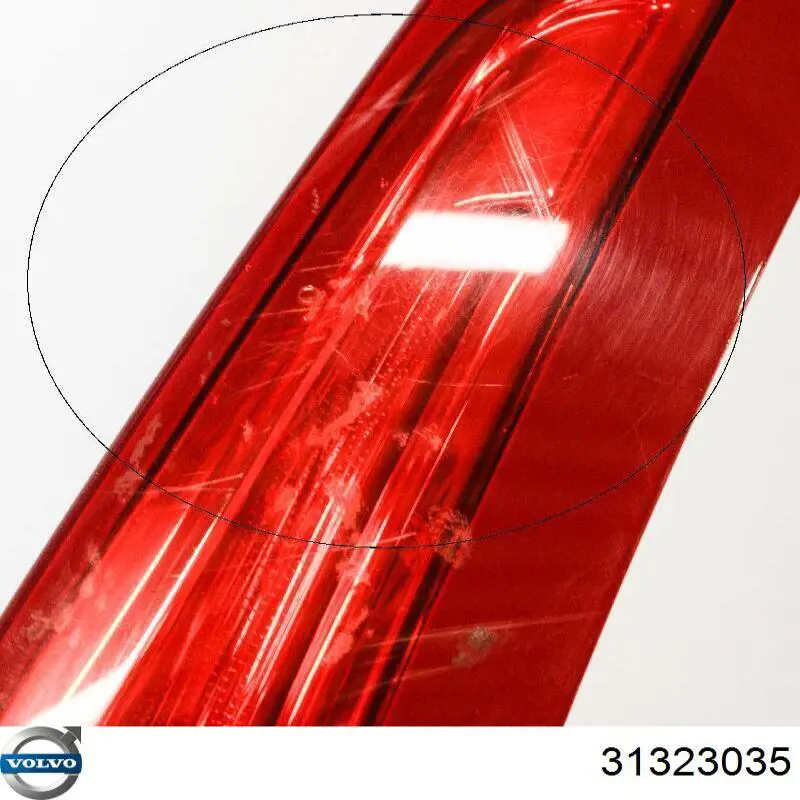 31323035 Volvo Lanterna traseira direita