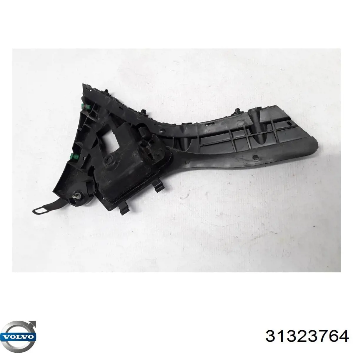 31323764 Volvo Consola direita do pára-choque traseiro externo