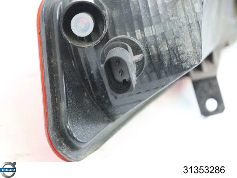 31353286 Volvo Lanterna de nevoeiro traseira direita