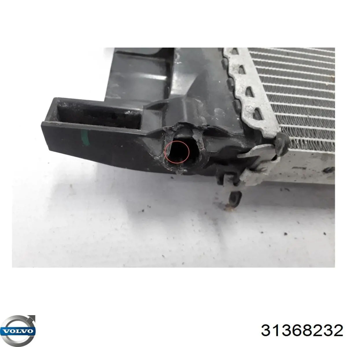 Radiador de esfriamento de motor Volvo 32252295 preço, a partir de 209,42 USD