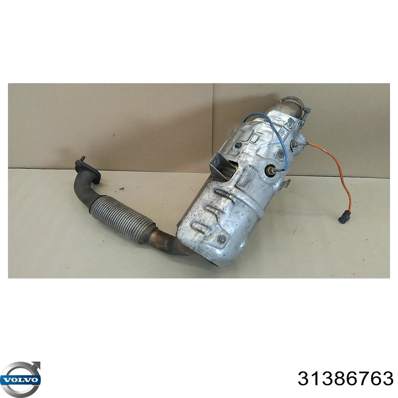 Compre 32244819 Volvo Vidro da porta dianteira direita