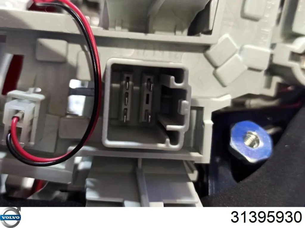 31395930 Volvo Lanterna traseira esquerda externa