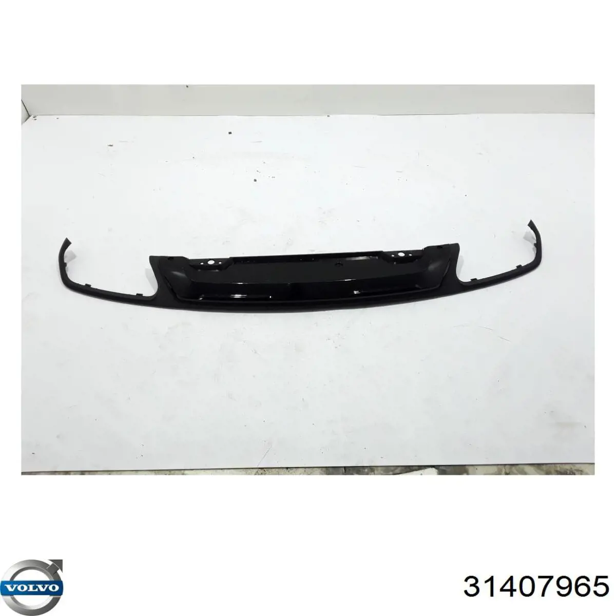 31407965 Volvo Placa sobreposta do pára-choque traseiro
