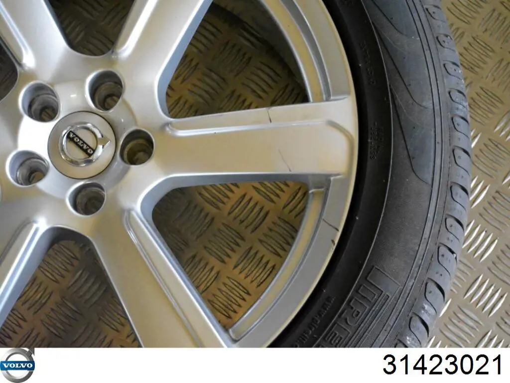 Discos de roda de aleação ligeira (de aleação ligeira, de titânio) Volvo 31423021 preço, a partir de 776,01 USD