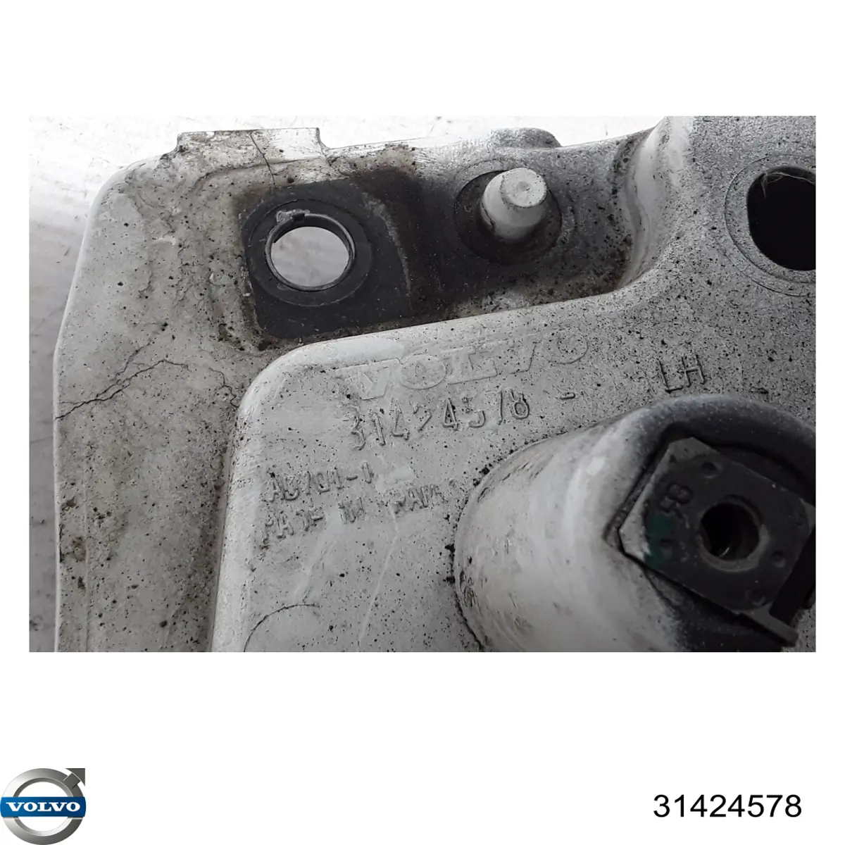 Consola dianteira de fixação do pára-lama dianteiro esquerdo Volvo 31424578 preço, a partir de 38,25 USD