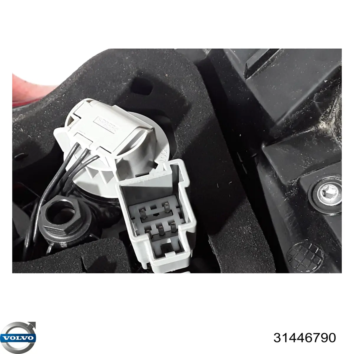 31446790 Volvo Lanterna traseira esquerda
