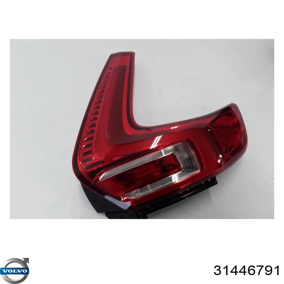Lanterna traseira direita para Volvo XC40  536