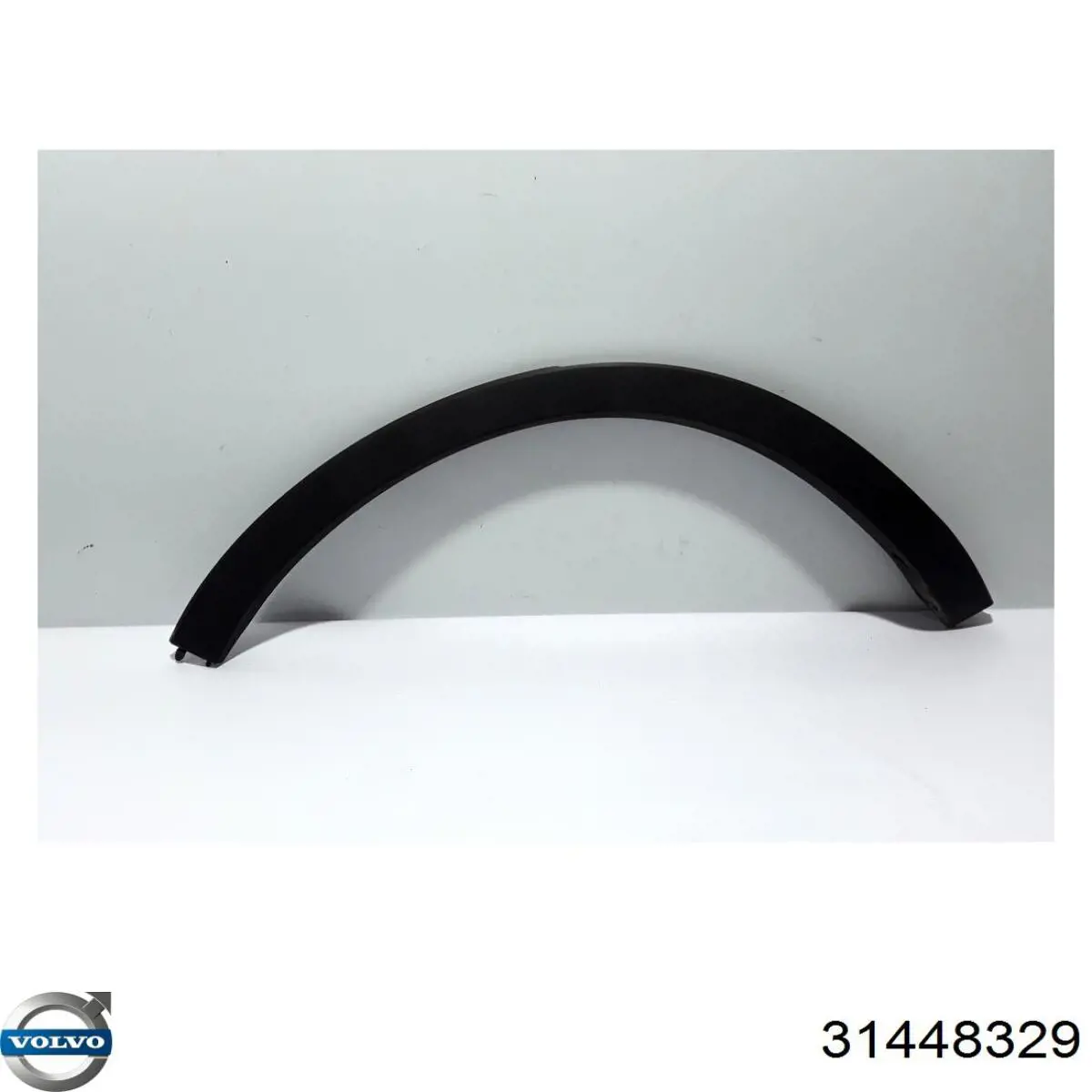 Expansor direito (placa sobreposta) de arco do pára-lama traseiro Volvo 32314918